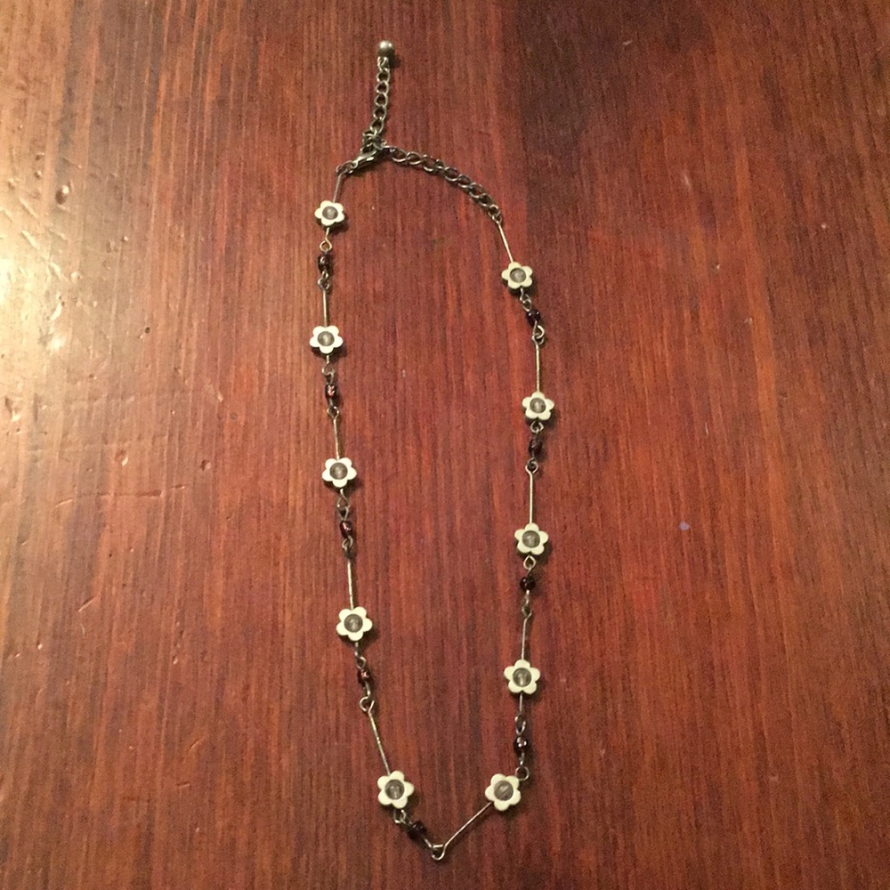 cute wire flower choker in silver & dark purple
